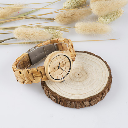 jam tangan kayu untuk teman lelaki